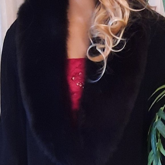 Calvin Klein 100% wool long coat with Fox collar - Picture 12 of 12